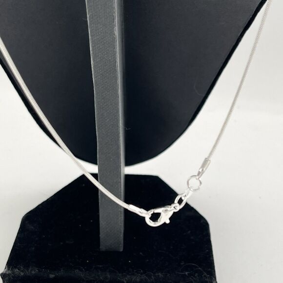 Beautiful Silver Plated Cross Crucifix On Snake Chain Silver Tone Christian - Picture 4 of 7